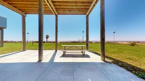 Outdoor dining - Ocean View II: 3  BR, 2  BA House in Gilchrist, Sleeps 8 (Gilchrist)