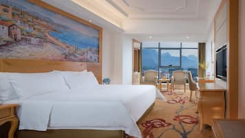 Quarto casal panorâmico, vista para a montanha