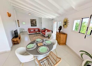 Interior - Beautiful 3-star apartment-Sea view-Terrace-tank-5-minute range-Town center (Saint-François)