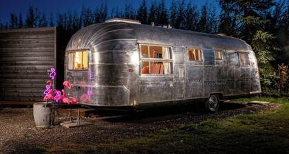 Sleeps 2 - Hot Tub - Pet Friendly - Peggy Sue