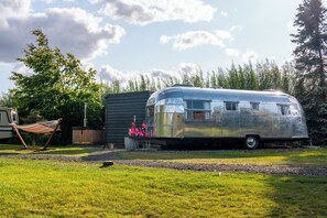 Property grounds - Sleeps 2 - Hot Tub - Pet Friendly - Peggysue (Skegness)