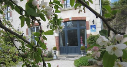 Chambre d'hÎtes « Les Charmilles - Chambre Rouge »