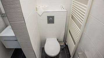 Standard-Doppelzimmer | Badezimmer