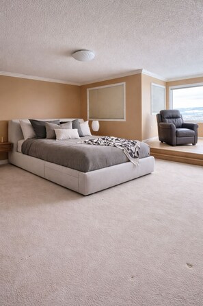 Room - Unbelievable Panoramic Mountain Views | Downtown Views | 50 Mins to Canmore (Calgary)