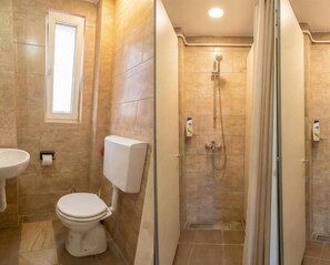 Bathroom - BGD Downtown Hostel (Beograd)