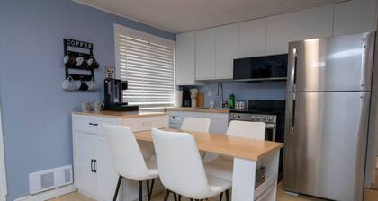 Beachside Bungalow – Steps from Balm Beach!