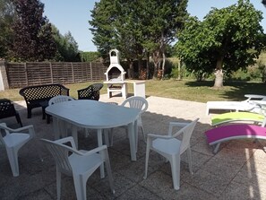 Outdoor dining - Beach house (Marennes-Hiers-Brouage)