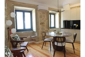 Dining - Vrbo Property (Porto)