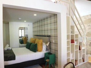 Room - Vrbo Property (Porto)