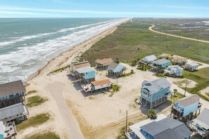 Beach nearby - Large Home Minutes to the Sand - Sleeps 14! (Freeport)