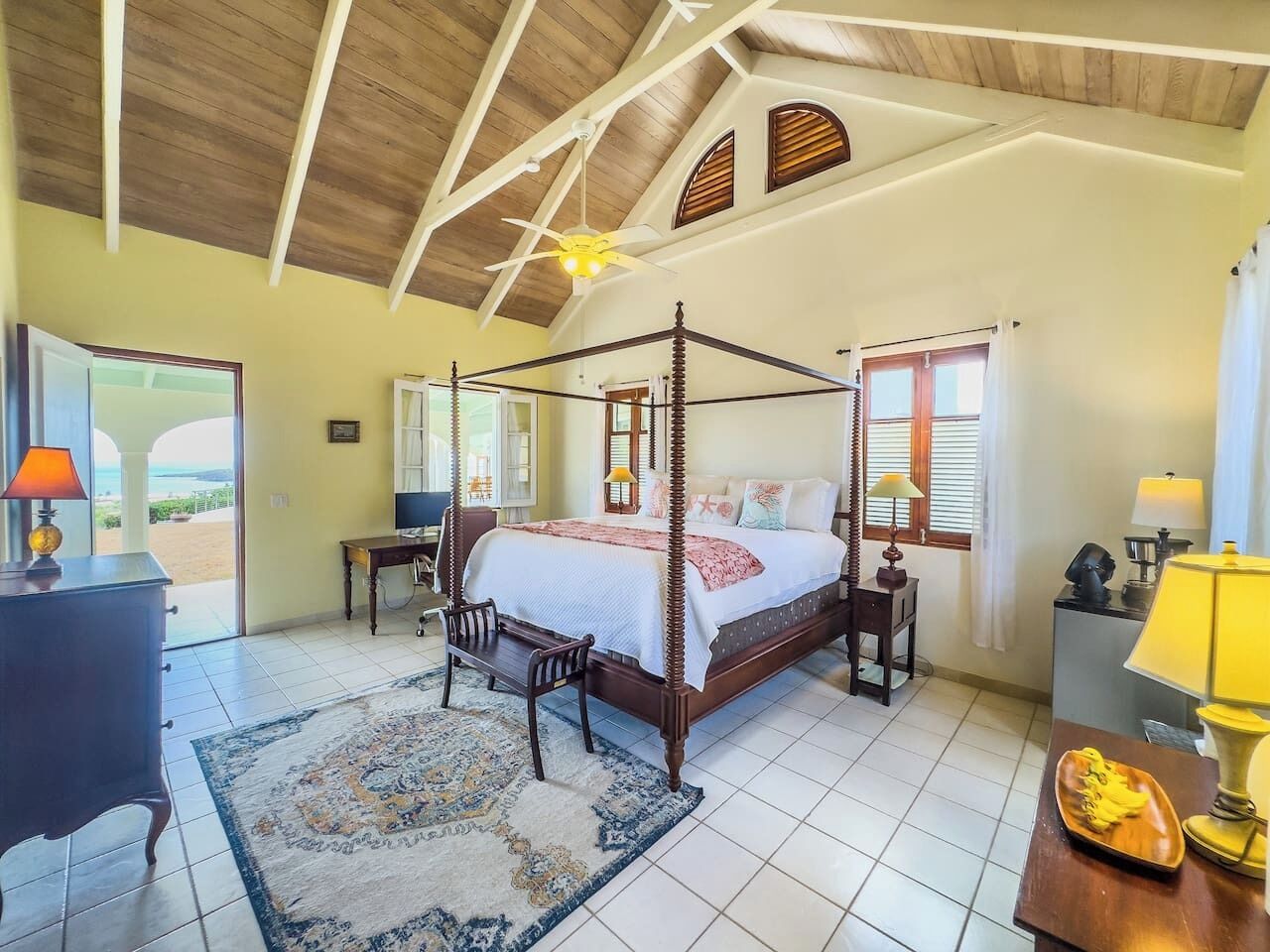 Desk, iron/ironing board, WiFi, bed sheets