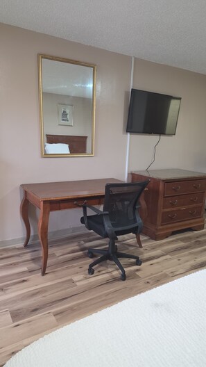 Interior - DOVER INN (Dover)