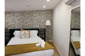 Room - Vrbo Property (Porto)