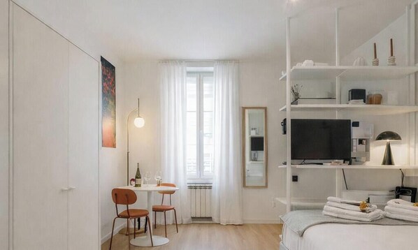 Room - Vrbo Property (Milano)