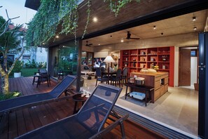Outdoor dining - 3BR villa in tranquil Hoi An Vietnam, private pool, pick-up&breakfasts inclusive (Đà Nẵng)