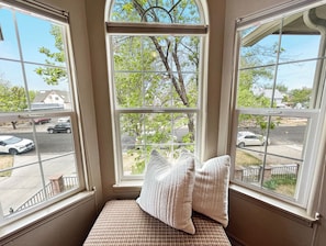 Interior - Victorian Chateau Ensuite Bath Downtown (Grand Junction)