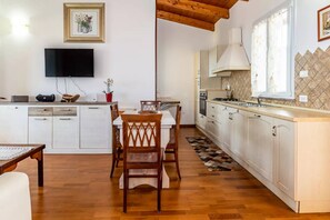 House, 2 Bedrooms, Smoking, Balcony | Interior - Charming Casa Liberty Sea View (Valledoria)