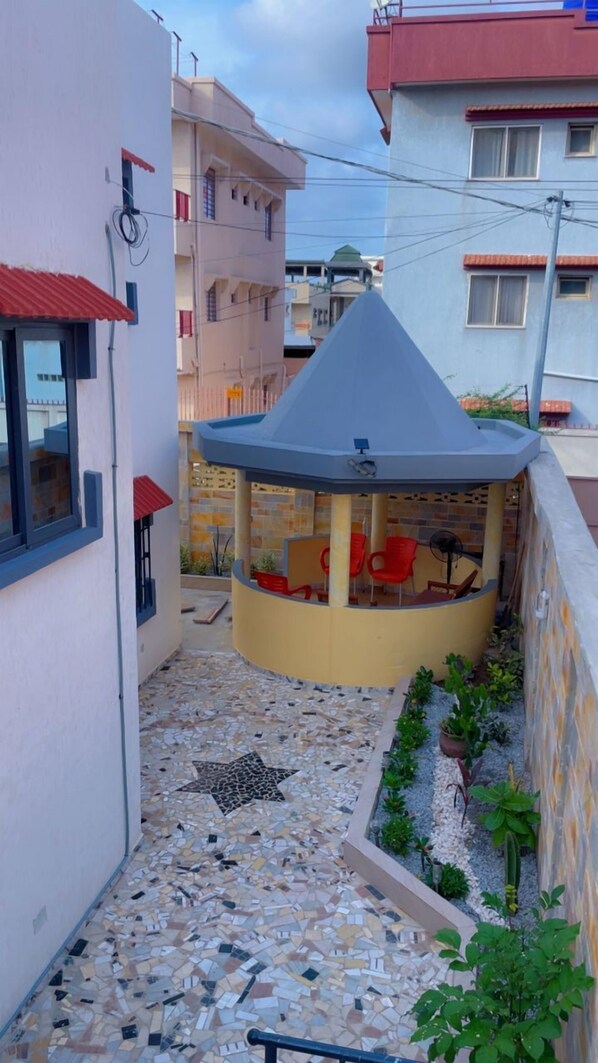 Property grounds - Cosy air-conditioned studio with wifi, near city center and airport - Cotonou (Cotonou)
