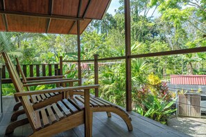 Terrace/patio - Casa León – Walk to Beach, AC, High-Speed Fiber WiFi (Talamanca)