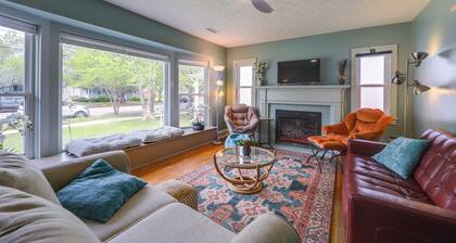 Walkable Escape in Dtwn Burgaw! Quiet Home w/ Yard