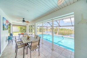 Outdoor dining - Cape Villa w Heated Saltwater Pool-Private Dock-Gulf Access (Cape Coral)