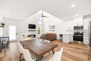 Interior - Driftwood Amber -Stylish Poolside Retreat + Swim Dock Access (Reeds Spring)