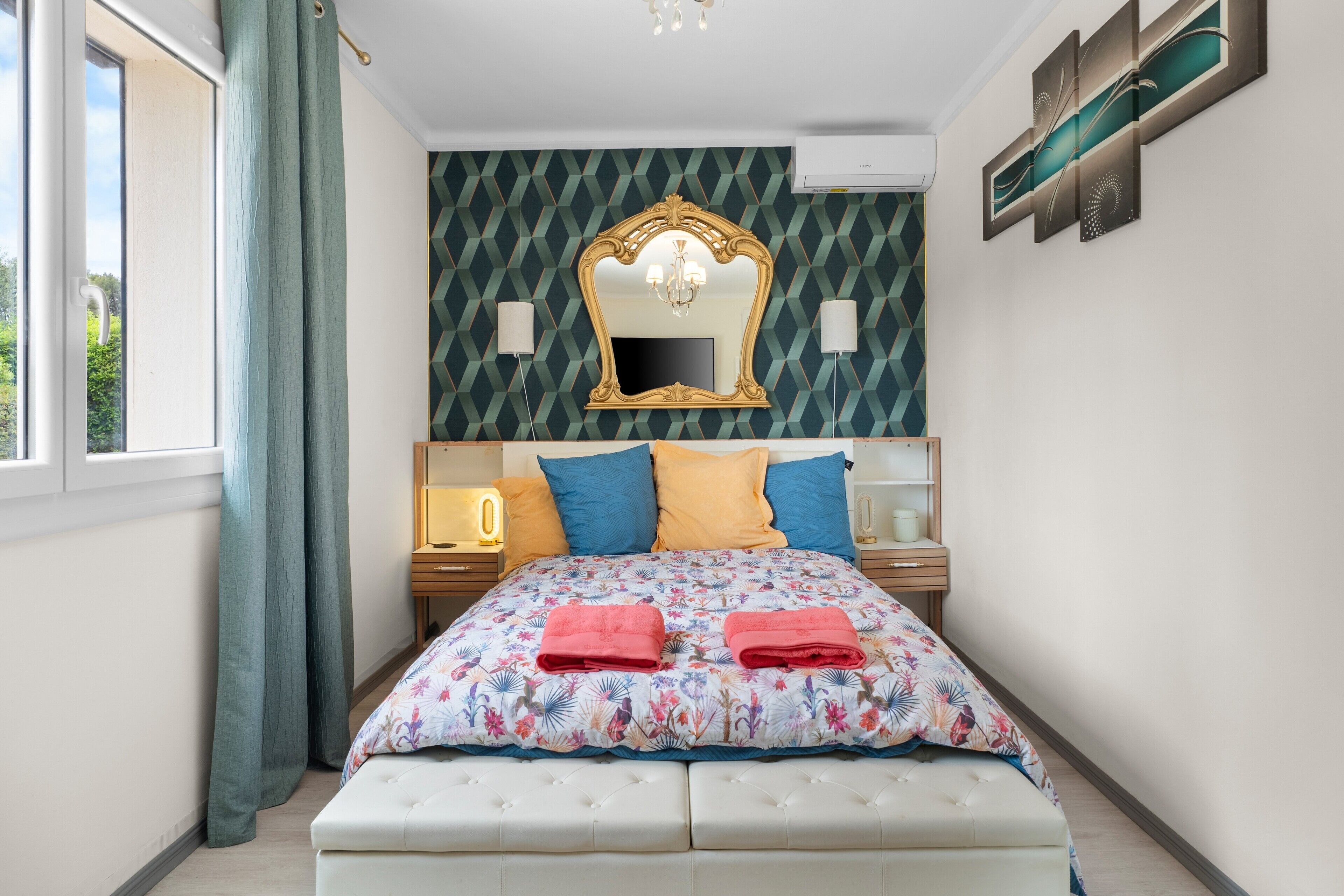 2 chambres, fer et planche à repasser, Wi-Fi, draps fournis
