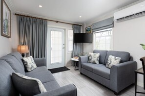 Living area - Modern Family Friendly 2-Bedroom Villa in Prime Location (Bridgetown)