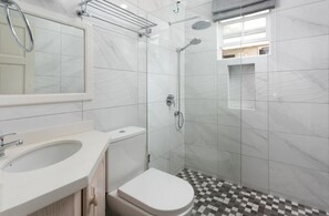 Bathroom - Modern Family Friendly 2-Bedroom Villa in Prime Location (Bridgetown)