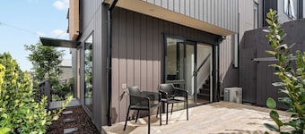 3BDR Award Winning Home in peaceful cul de sac