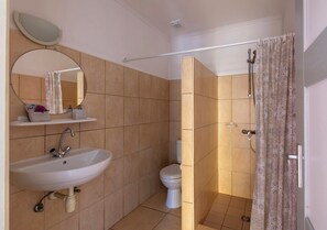 Hair dryer, towels, soap, toilet paper - Villa Trupial - Fontein Resort, Dual-unit villa (Bisento)