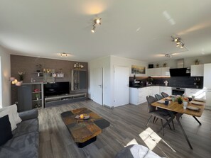 Interior - Modern vacation home on the Wangermeer with large garden, own playground and ideal for families, couples and dog lovers. (Wangerland)