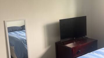 4 bedrooms, WiFi, bed sheets, wheelchair access