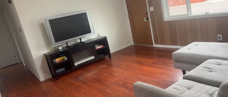 Smart TV, DVD player, books