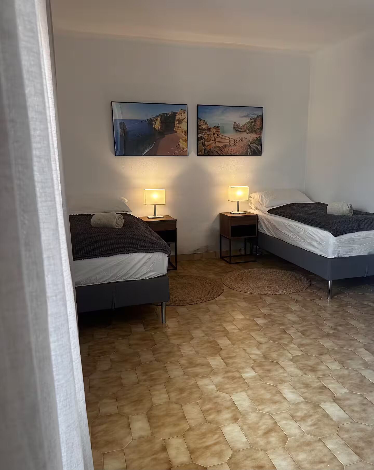10 室のベッドルーム、アイロン / アイロン台、WiFi、ベッドシーツ