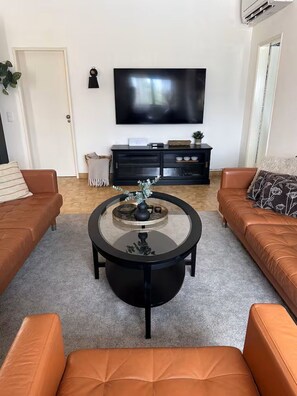Living area - Blue Skies Villa 1&2 ,Spacious 10-bedroom bungalow in tranquil Portimao with AC (Faro)