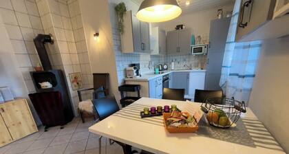 Cozy first floor apartment in Tengshausen with fireplace, terrace, garden and two bedrooms - ideal for families and couples, just a few minutes from the dyke.
