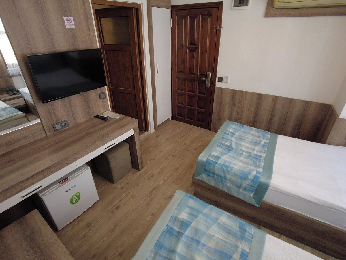 Standard Twin Room, 2 Single Beds, City View | Desk, laptop workspace, soundproofing, free WiFi