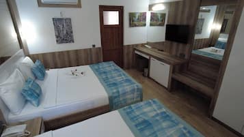 Family Quadruple Room, 1 Bedroom, Garden View