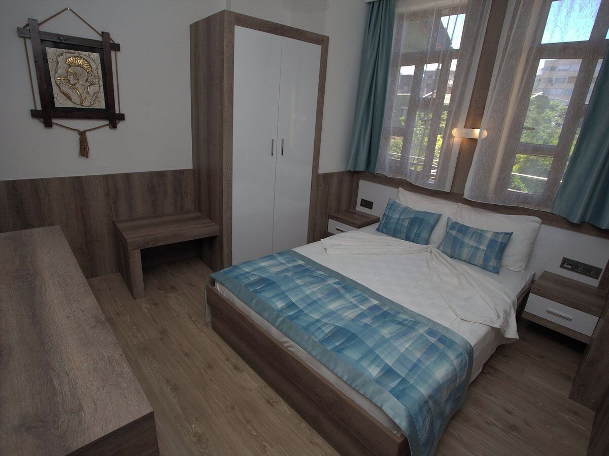 Deluxe Room, 1 Bedroom, Patio, Pool View