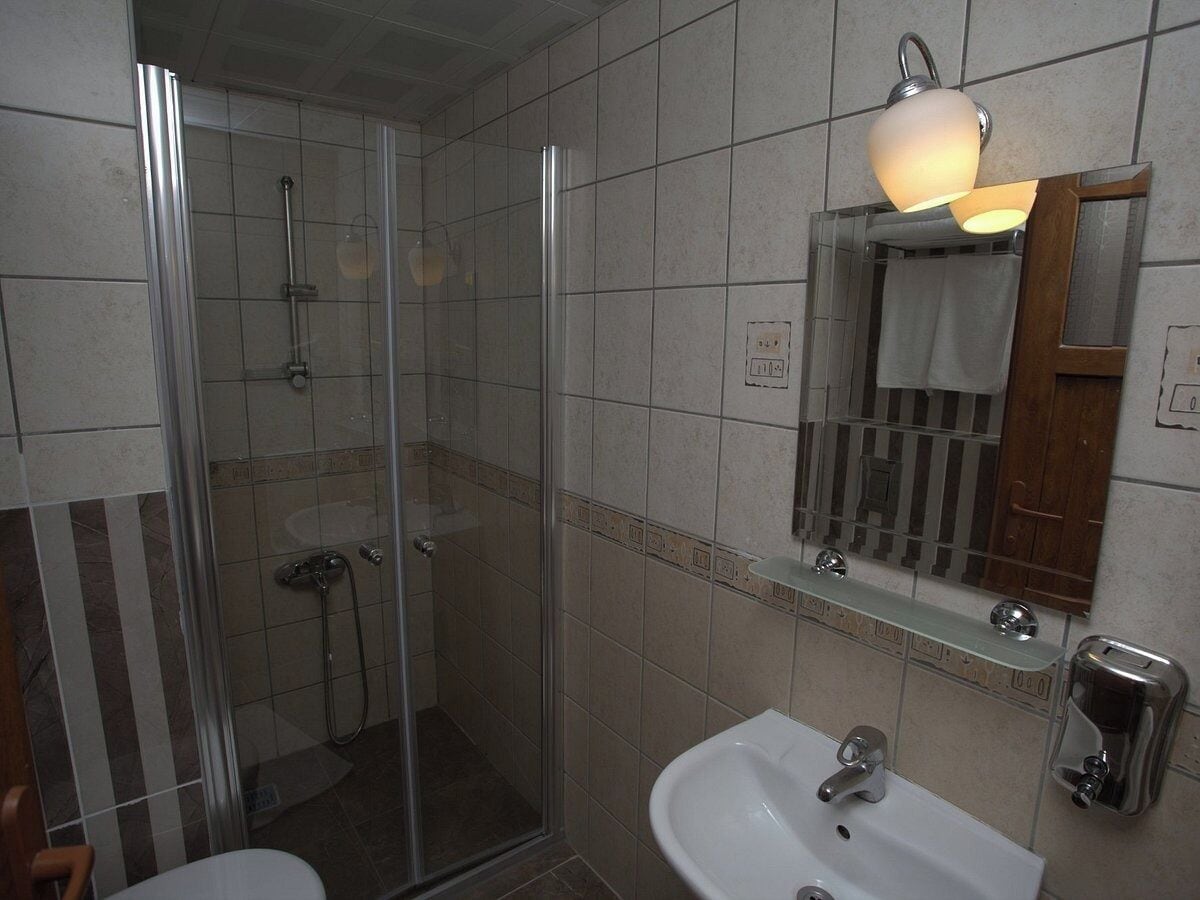 Standard Twin Room, 2 Twin Beds, City View | Bathroom | Shower, hair dryer, slippers, towels