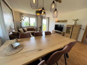 Dining - Small Glory 22 (Wangerland)