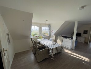 Interior - The Schafhaus vacation apartment offers bright, cozy rooms and a quiet location right on the dyke - ideal for relaxing days at the North Sea, without children or pets. (Wangerland)