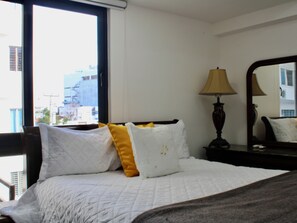 2 habitaciones, tabla de planchar con plancha, wifi y ropa de cama 