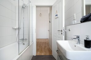 Shower, hair dryer - Old pastorate Wiefels (Wangerland)