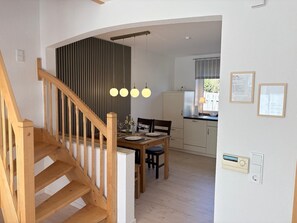Dining - The allergy-friendly Haus Strandgut offers modern comfort, two terraces and a quiet location directly behind the dyke - ideal for a relaxing North Sea vacation in Hooksiel. (Hooksiel)