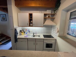 Refrigerador, microondas, horno y lavavajillas
