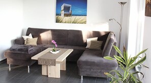 Stereo - Comfortable vacation home "Austernfischer" in Wangerland near the North Sea with sauna, 3 bedrooms for up to 5 guests - dogs welcome. (Wangerland)