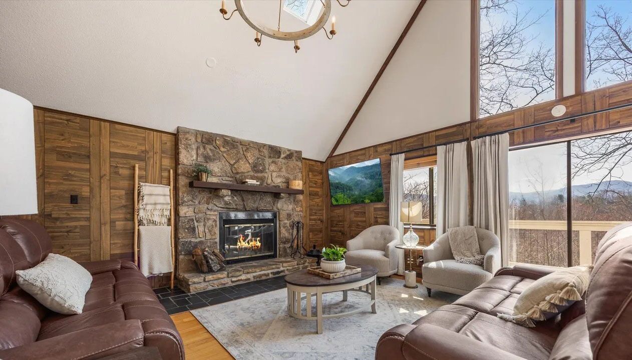 Smart TV, fireplace