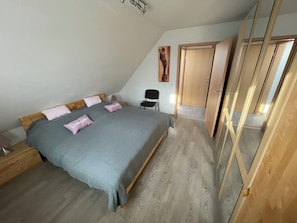 4 bedrooms, free WiFi